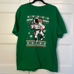 NASA winter Christmas astronaut tee size XL